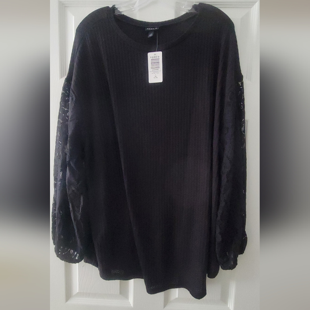 Torrid Waffle Knit Tunic Top w/ Lace Sleeves – NWT – Size 1X (14/16)